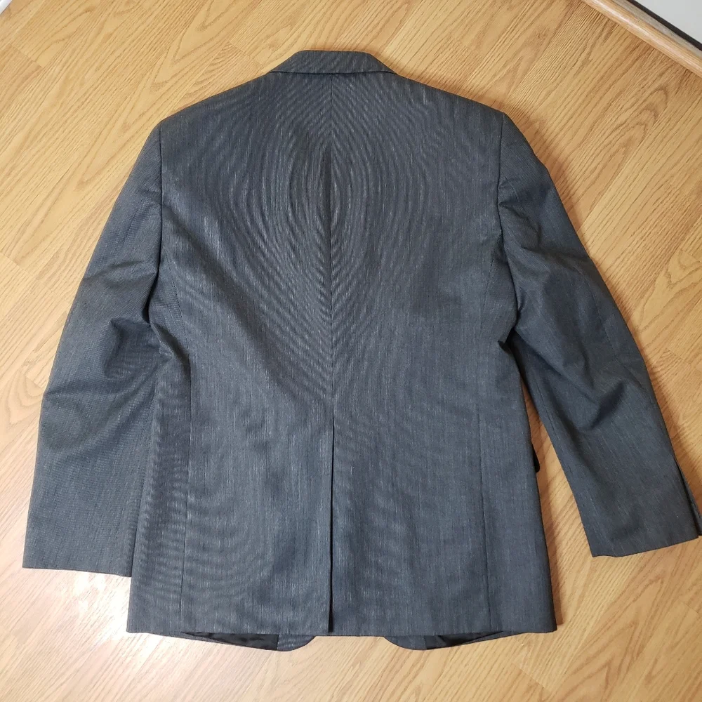 Stafford Men's Gray Suit